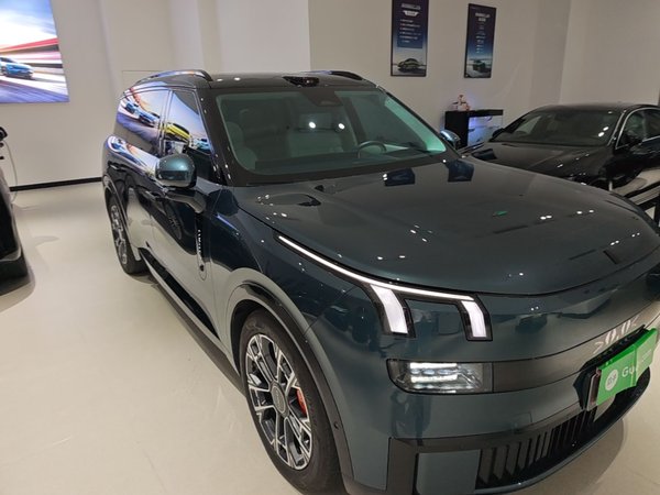 Lynk & Co 900 2025, 24100 км, за 42757 USD