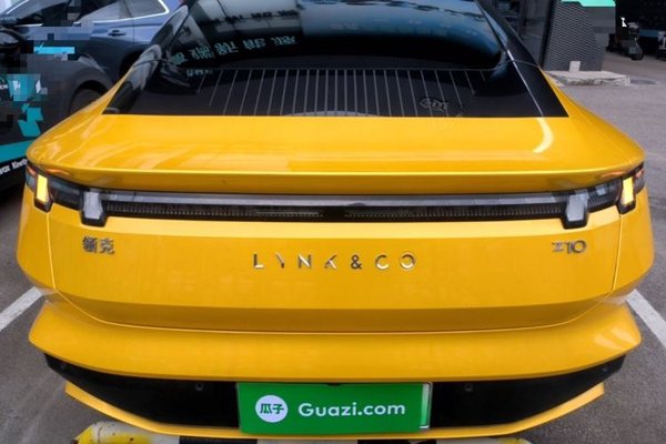 Lynk & Co Z10 2024, 27000 км, за 20066 USD