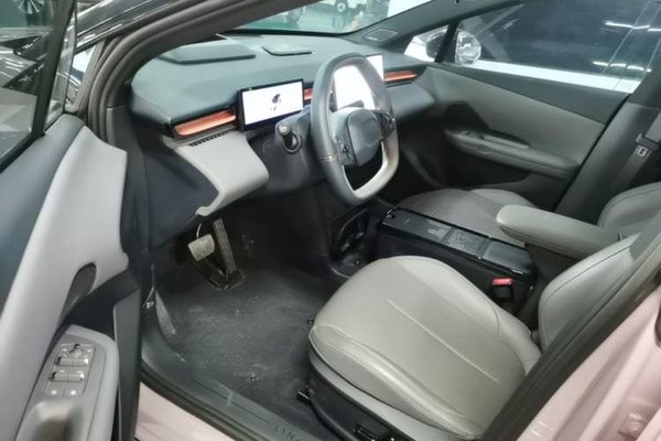 Lynk & Co Z20 2025, 26600 км, за 17485 USD - фото 28