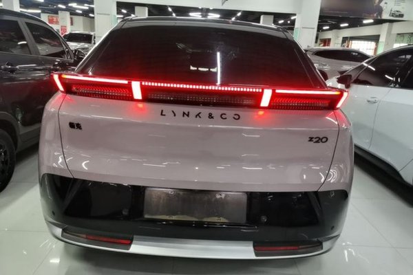 Lynk & Co Z20 2025, 26600 км, за 17485 USD