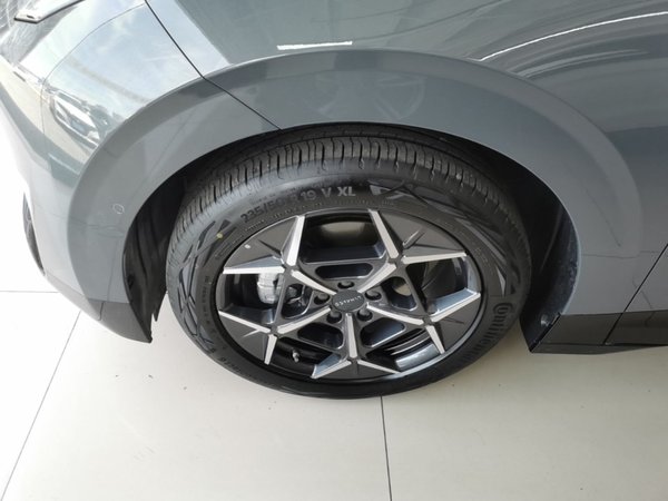 Lynk & Co Z20 2025, 9400 км, за 17013 USD - фото 8
