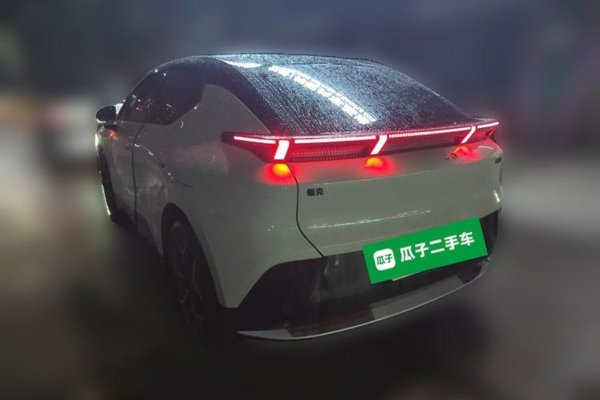 Lynk & Co Z20 2025, 21100 км, за 14209 USD