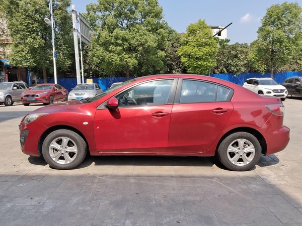 Mazda 3 2015, 91700 км, за 5873 USD