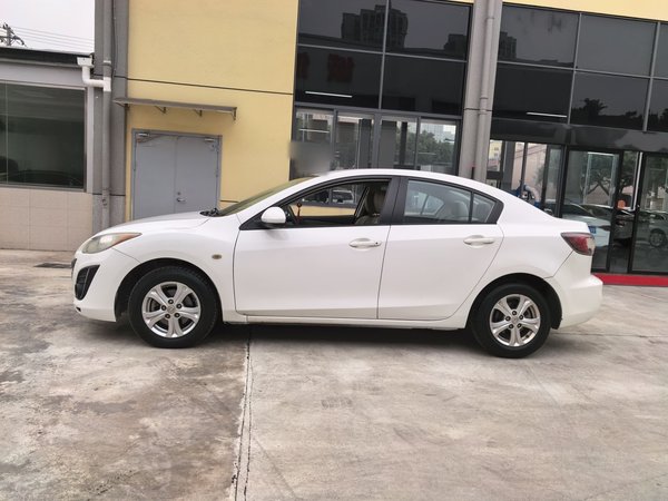 Mazda 3 2015, 135700 км, за 4402 USD