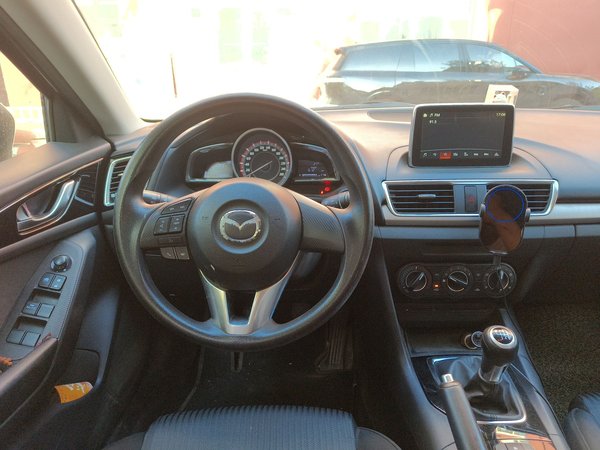 Mazda Mazda 3 Axela 2014, 111000 км, за 6702 USD - фото 9