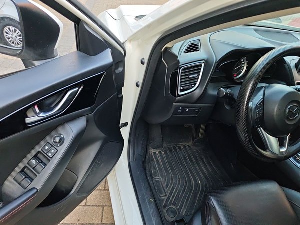 Mazda Mazda 3 Axela 2014, 113300 км, за 5169 USD