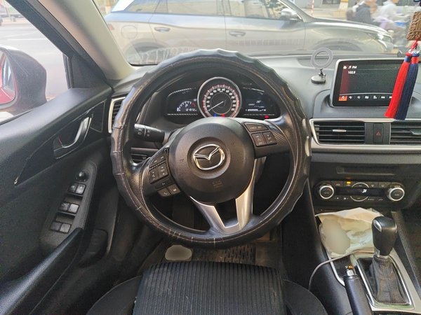 Mazda Mazda 3 Axela 2016, 121900 км, за 5403 USD - фото 11