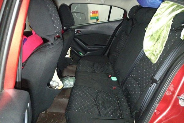 Mazda Mazda 3 Axela 2016, 85600 км, за 6345 USD - фото 18