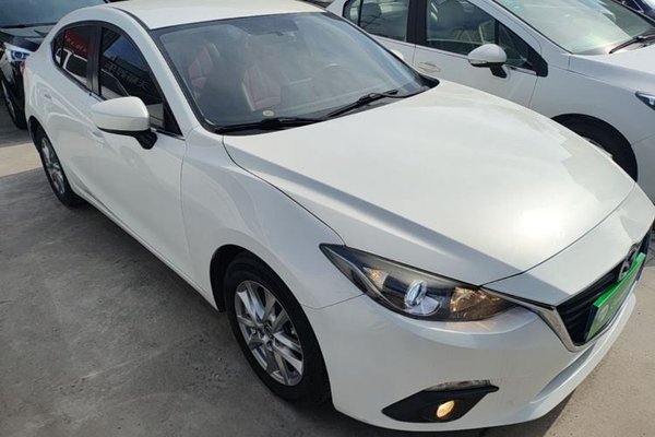 Mazda Mazda 3 Axela 2016, 101000 км, за 6646 USD - фото 12