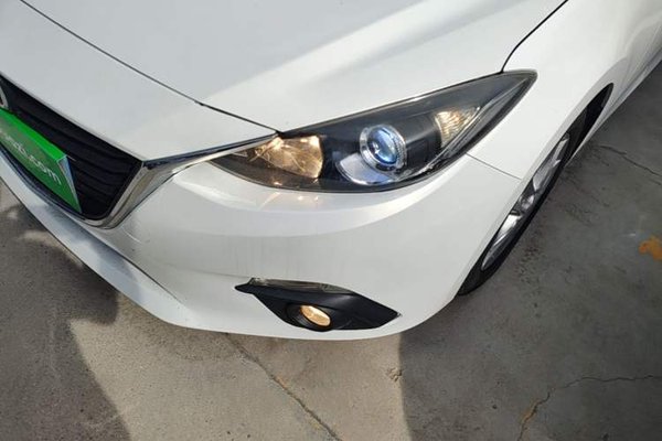 Mazda Mazda 3 Axela 2016, 101000 км, за 6646 USD - фото 9