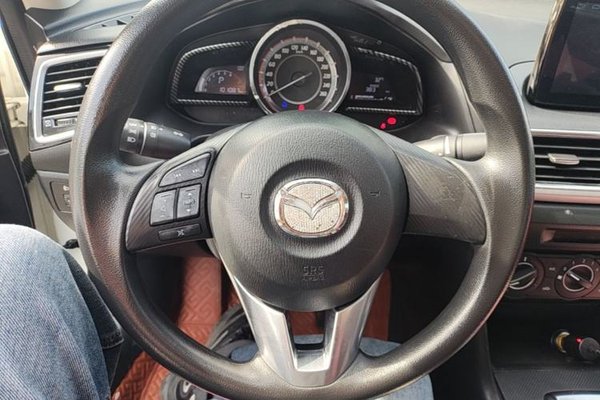 Mazda Mazda 3 Axela 2016, 101000 км, за 6646 USD - фото 19
