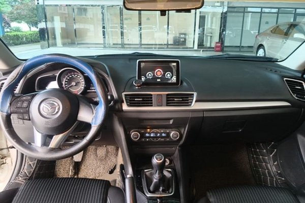 Mazda Mazda 3 Axela 2016, 107600 км, за 6466 USD - фото 12
