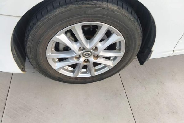 Mazda Mazda 3 Axela 2016, 107600 км, за 6466 USD - фото 10