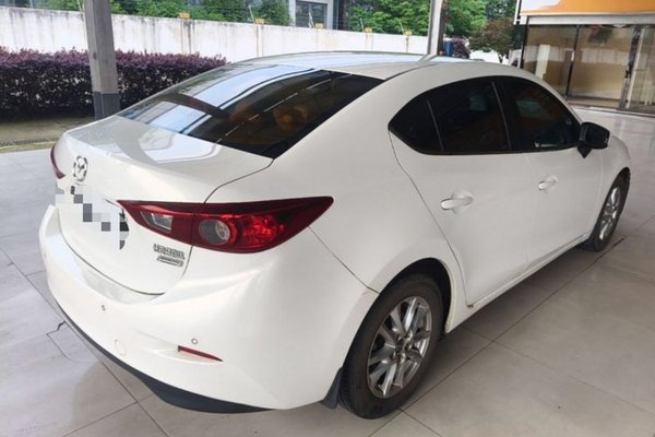 Mazda Mazda 3 Axela 2016, 107600 км, за 6466 USD - фото 6
