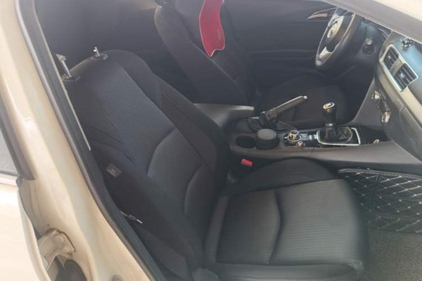 Mazda Mazda 3 Axela 2016, 107600 км, за 6466 USD - фото 19