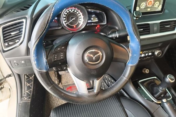 Mazda Mazda 3 Axela 2016, 107600 км, за 6466 USD - фото 13