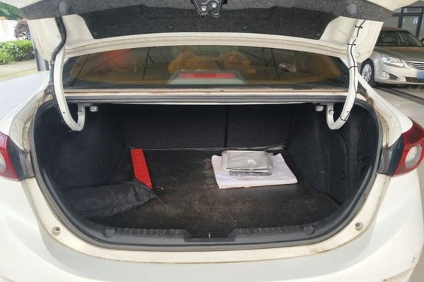 Mazda Mazda 3 Axela 2016, 107600 км, за 6466 USD - фото 22