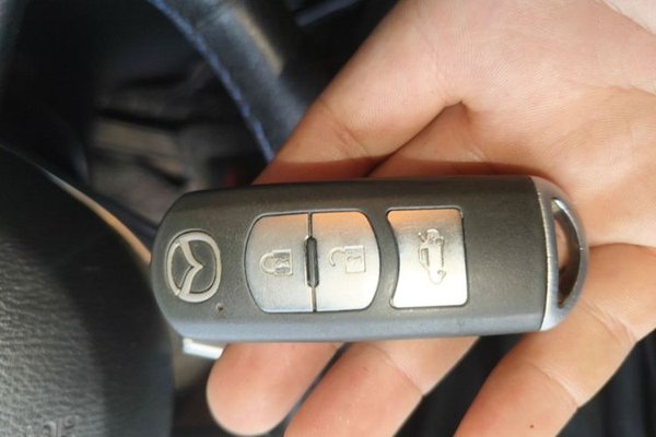 Mazda Mazda 3 Axela 2016, 107600 км, за 6466 USD - фото 23
