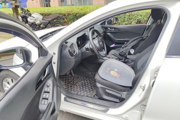 Mazda Mazda 3 Axela 2016, 83400 км, за 6404 USD - фото 13