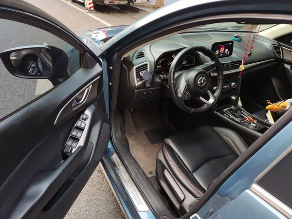 Mazda Mazda 3 Axela 2017, 101600 км, за 6856 USD - фото 17