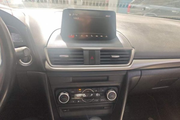 Mazda Mazda 3 Axela 2017, 98600 км, за 8790 USD - фото 12