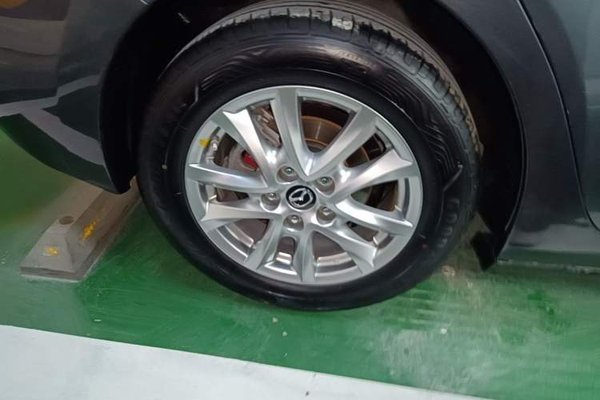 Mazda Mazda 3 Axela 2017, 106700 км, за 8452 USD - фото 16