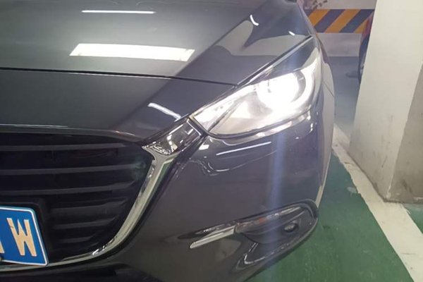 Mazda Mazda 3 Axela 2017, 106700 км, за 8452 USD - фото 8