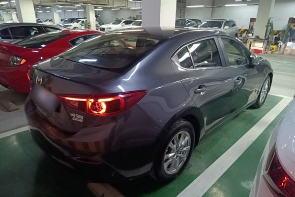 Mazda Mazda 3 Axela 2017, 106700 км, за 8452 USD - фото 6