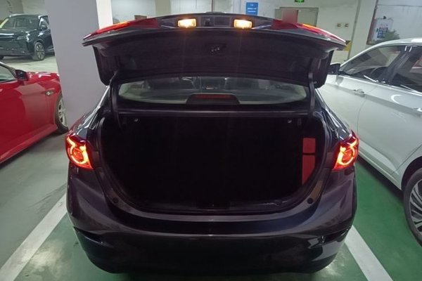 Mazda Mazda 3 Axela 2017, 106700 км, за 8452 USD - фото 27