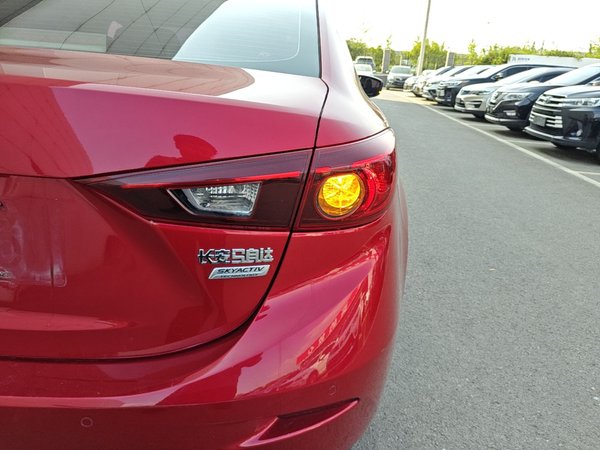 Mazda Mazda 3 Axela 2017, 121800 км, за 7353 USD - фото 7