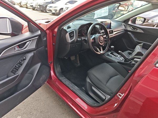 Mazda Mazda 3 Axela 2017, 121800 км, за 7353 USD - фото 19