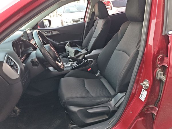 Mazda Mazda 3 Axela 2017, 121800 км, за 7353 USD - фото 18