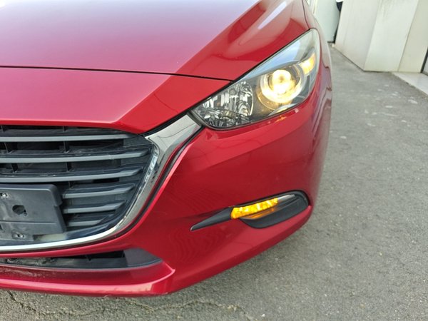 Mazda Mazda 3 Axela 2017, 121800 км, за 7353 USD - фото 9