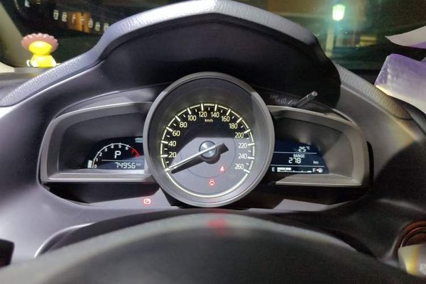 Mazda Mazda 3 Axela 2017, 74900 км, за 5579 USD - фото 12