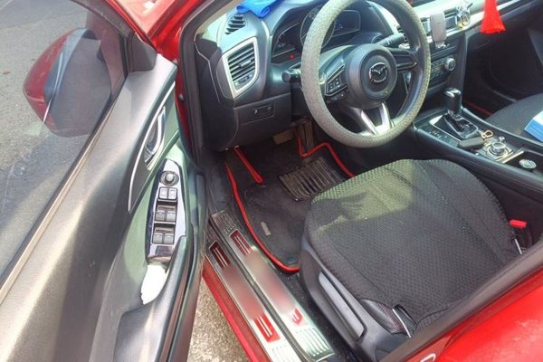 Mazda Mazda 3 Axela 2017, 95100 км, за 5918 USD - фото 17