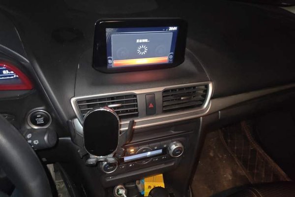 Mazda Mazda 3 Axela 2017, 103400 км, за 6994 USD - фото 14