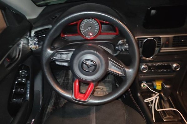 Mazda Mazda 3 Axela 2017, 103400 км, за 6994 USD - фото 11