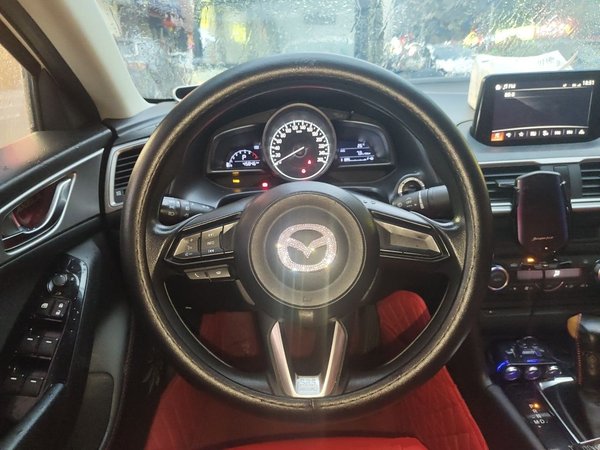 Mazda Mazda 3 Axela 2017, 45800 км, за 6813 USD - фото 11