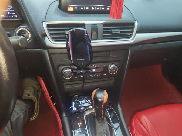 Mazda Mazda 3 Axela 2017, 45800 км, за 6813 USD - фото 14