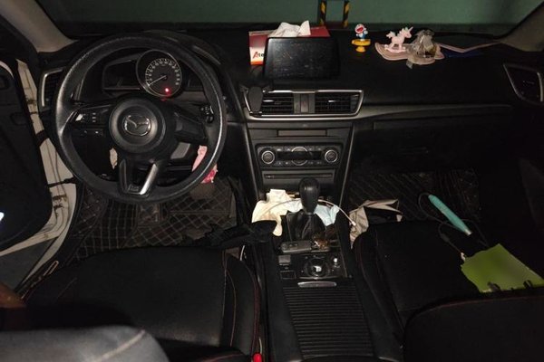 Mazda Mazda 3 Axela 2017, 65000 км, за 7768 USD - фото 10