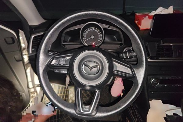 Mazda Mazda 3 Axela 2017, 65000 км, за 7768 USD - фото 11