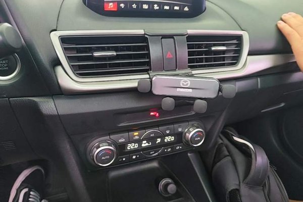 Mazda Mazda 3 Axela 2017, 76000 км, за 6701 USD - фото 20