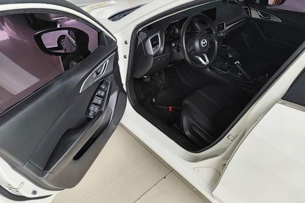 Mazda Mazda 3 Axela 2017, 76000 км, за 6701 USD - фото 23