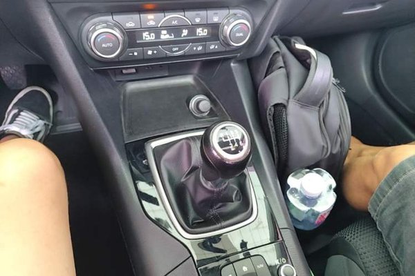Mazda Mazda 3 Axela 2017, 76000 км, за 6701 USD - фото 21