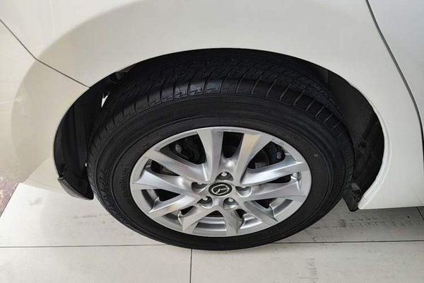 Mazda Mazda 3 Axela 2017, 76000 км, за 6701 USD - фото 11