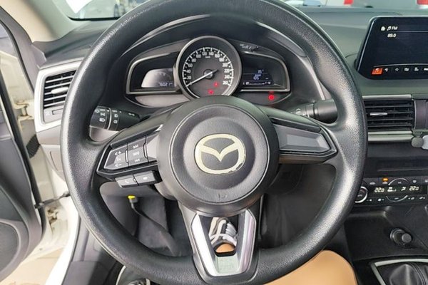 Mazda Mazda 3 Axela 2017, 76000 км, за 6701 USD - фото 18