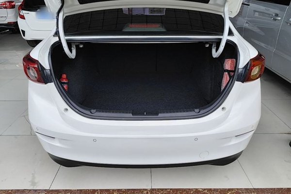 Mazda Mazda 3 Axela 2017, 76000 км, за 6701 USD - фото 27