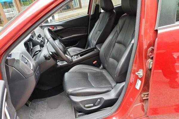 Mazda Mazda 3 Axela 2017, 53100 км, за 10220 USD - фото 12
