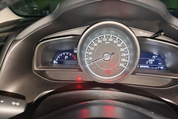 Mazda Mazda 3 Axela 2017, 116600 км, за 10129 USD - фото 10