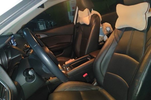 Mazda Mazda 3 Axela 2017, 116600 км, за 10129 USD - фото 14